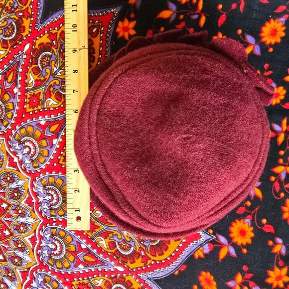 100% wool wine/burgundy box hat with wired brim and wool flowers - Picture 7 of 7